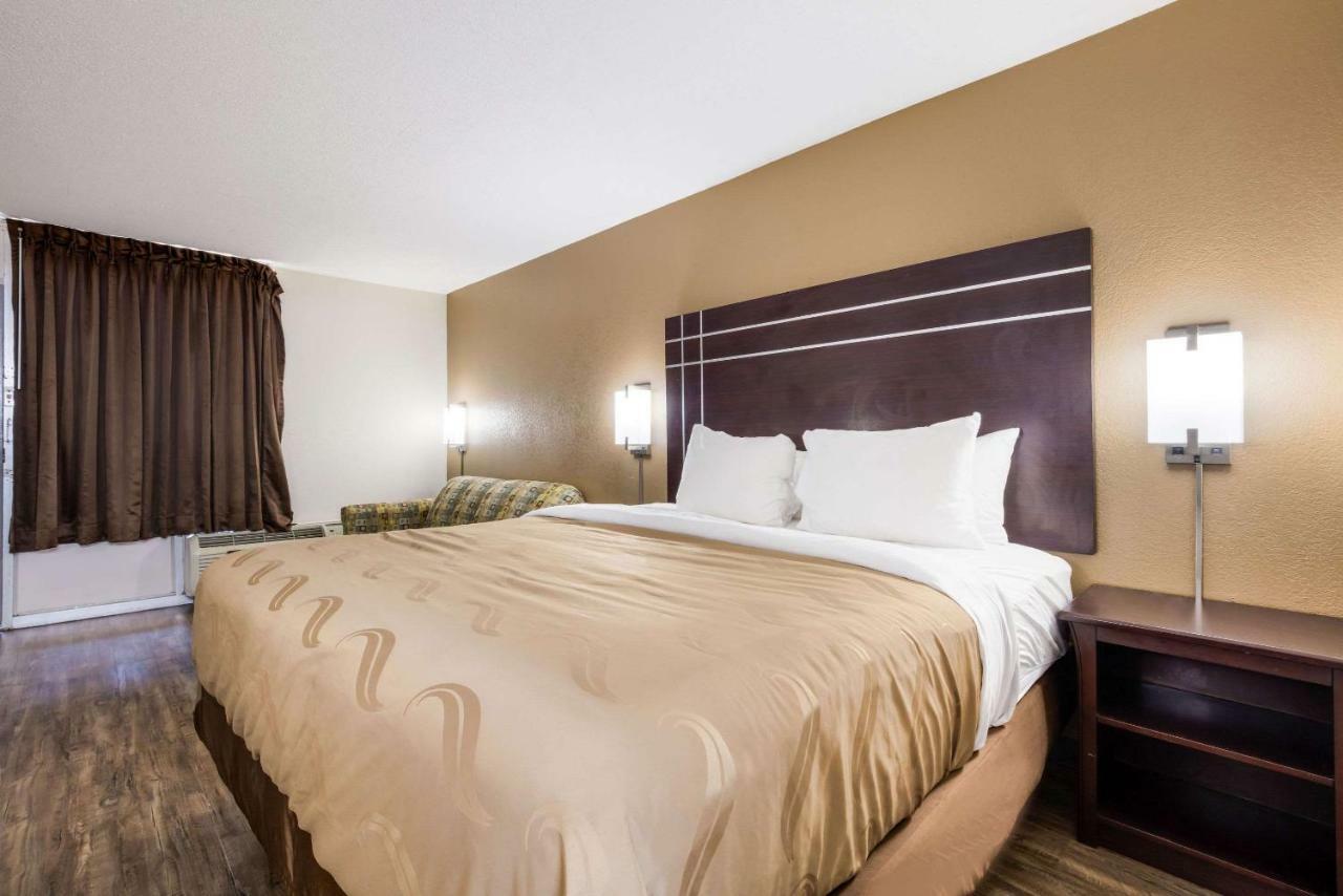 Quality Inn Старквілл Екстер'єр фото