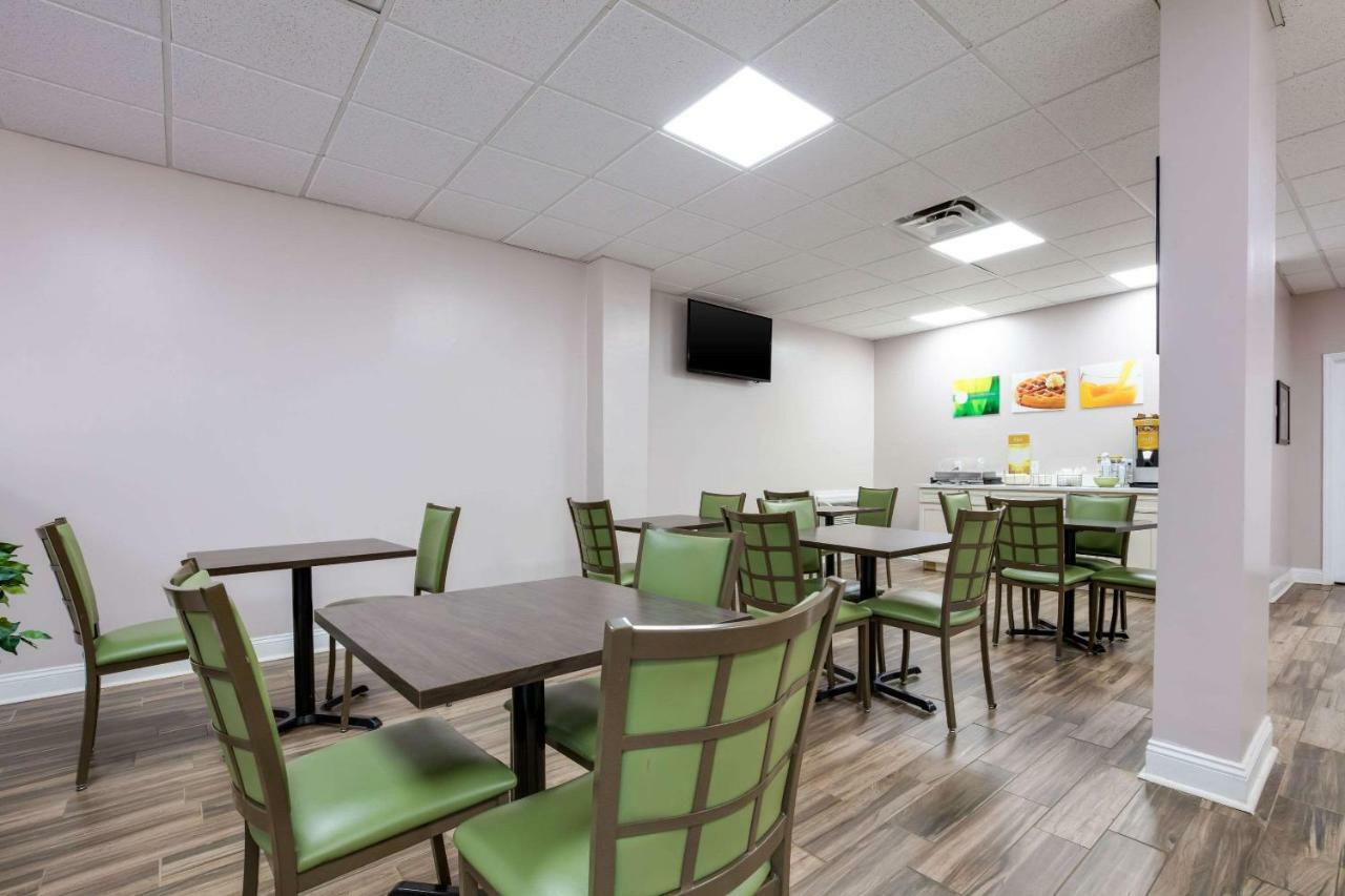Quality Inn Старквілл Екстер'єр фото
